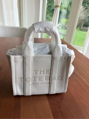 🤍 NWT Marc Jacobs Leather Micro Tote Cotton/Silver ✨ Dust Bag | DISCONTINUED SZ